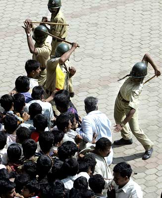 Police lathicharge to control crowds