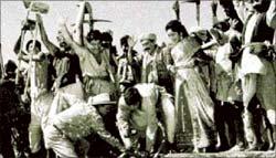 A still from Naya Daur, 1957