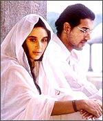 Lisa Ray and John Abraham in Water