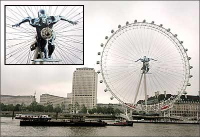 The Silver Surfer, right in the centre of the London Eye