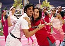 Farah Khan with pal Shah Rukh during Om Shanti Om's shooting.