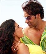 Kajol and Ajay Devgan in U Me Aur Hum