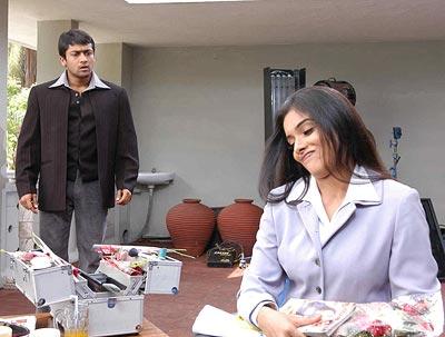 Surya & Asin from the film Ghajini