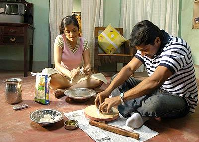 Surya & Asin from the film Ghajini