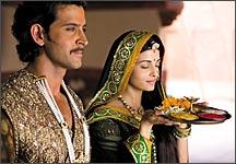 Hrithik Roshan and Aishwarya Rai in Jodhaa Akbar