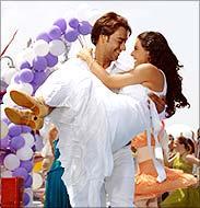 Ajay Devgan and Kajol in U Me Aur Hum