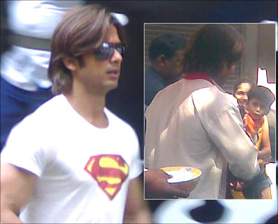 latest images of shahid kapoor in kaminey. Spotted: Shahid Kapoor shoots for Kaminey November 27, 2008 14:19 IST