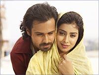 A still from Awarapan