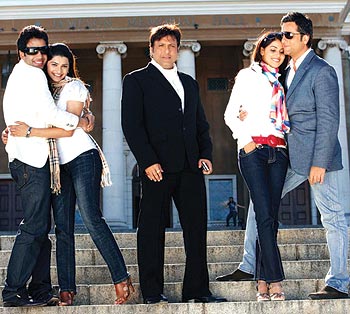 Fardeen Khan, Genelia D'Souza, Govinda, Tusshar Kapoor, Prachi Desai in a scene from Life Partner