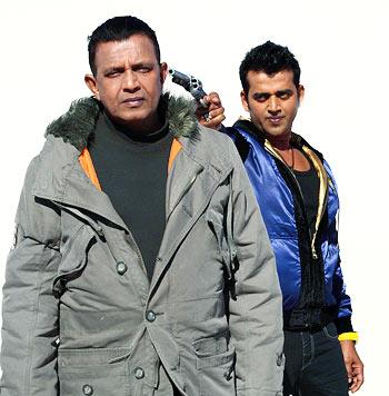 Mithun Chakraborty and  Ravi Kissen in Luck