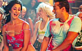 Katrina Kaif and Salman Khan dance in Just Chill