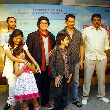 Cast and crew of Bum Bum Bole