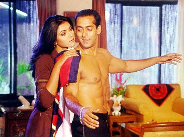 A scene from Biwi No 1