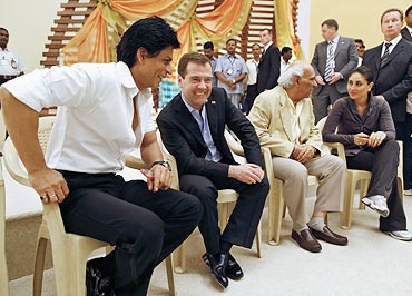 Shah Rukh Khan, Dmitry Medvedev, Yash Chopra and Kareena Kapoor