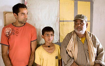 Abhay Deol, Mohammed Faisal and Satish Kaushik in Road, Movie