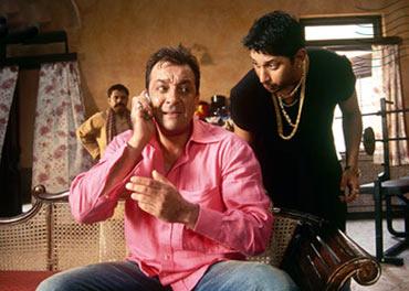 A scene from Lage Raho Munnabhai