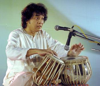 Zakir Hussain plays tabla in Patna