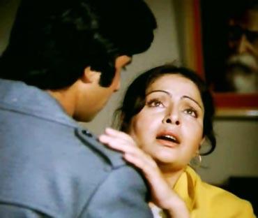 Amitabh Bachchan and Raakhee in Barsaat Ki Ek Raat