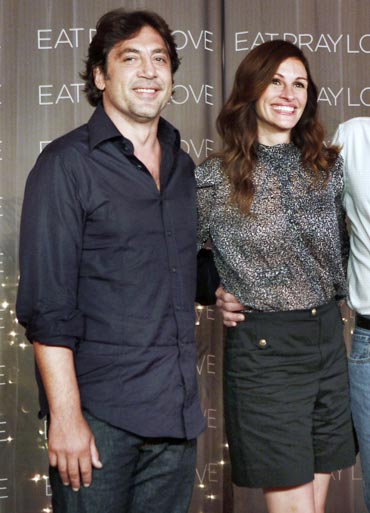 Javier Bardem and Julia Roberts