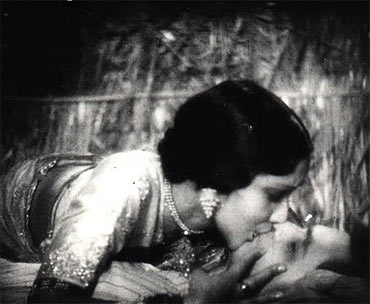 The longest kisses in Bollywood history - Rediff.com Movies