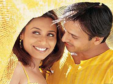 Vivek Oberoi and Rani Mukerji in Saathiya