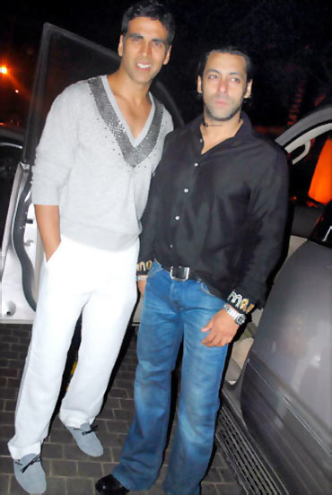 Why Salman Khan thanked Akshay Kumar - Rediff.com Movies