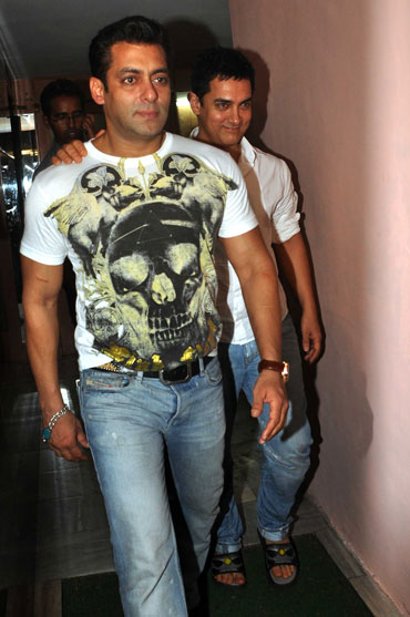 Look who came to cheer for Salman - Rediff.com Movies