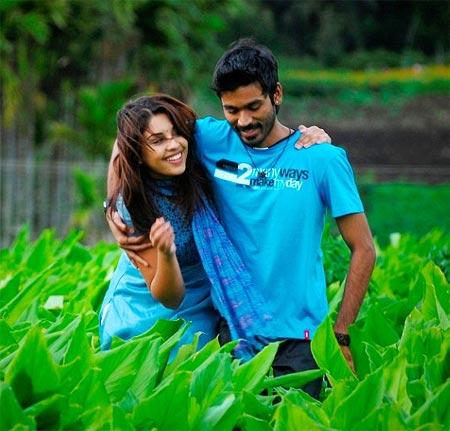 A scene from Mayakkam Enna