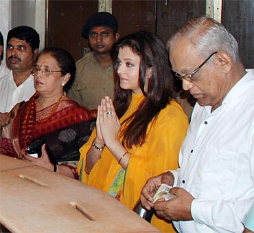 Aishwarya Rai Bachchan with her parents