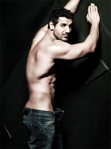 John+abraham+body+images+in+force