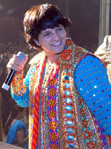 Falguni Pathak live performance