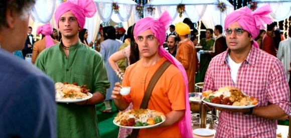 Sharman Joshi, Aamir Khan and R madhavan in 3 Idiots