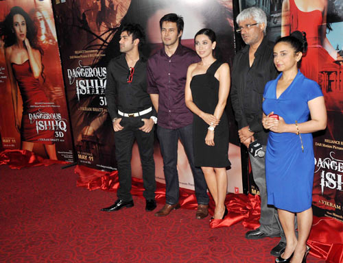Arya Babbar, Rajneesh Duggal, Karisma Kapoor, Vikram Bhatt and Divya Dutta