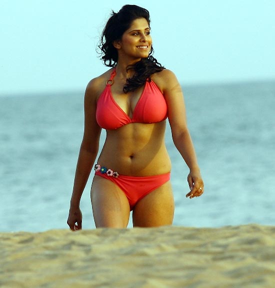 Mugdha Godse keen to do Marathi cinema | bikini images of marathi actress  