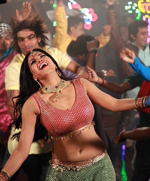 Veena Malik in Jatts Golmaal