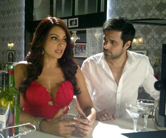 Bipasha Basu and Emraan Hashmi in Raaz-3