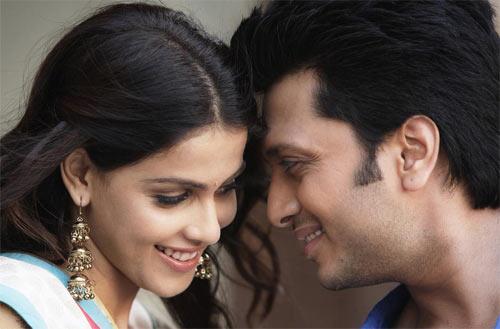 Riteish Deshmukh and Genelia D'Souza in Tere Naal Love Ho Gaya