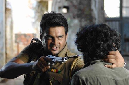 A scene from Vettai