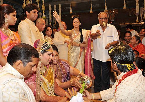 Janhvi Kapoor wears Sridevi's saree to 65th National Awards
