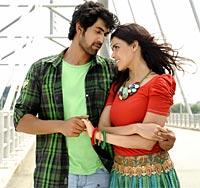 Rana Dagubatti and Genelia D'Souza in Naa Ishtam 