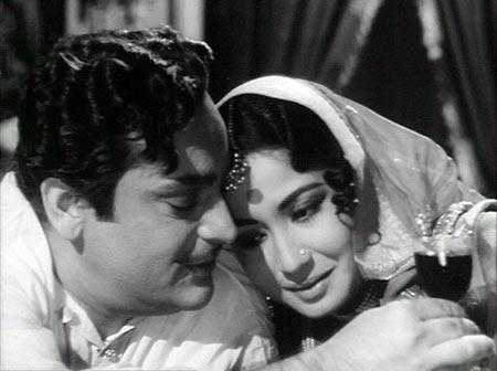 Rehman and Meena Kumari in Sahib Bibi Aur Ghulam