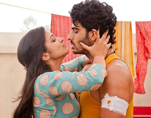 Parineeti Chopra and Arjun Kapoor in Ishaqzaade