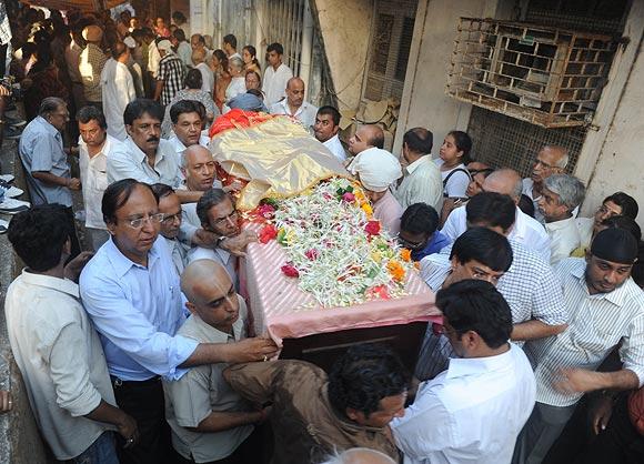 Family and friends gather around Taruni Sachdev's body