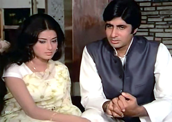 Moushumi Chatterjee and Amitabh Bachchan in Manzil