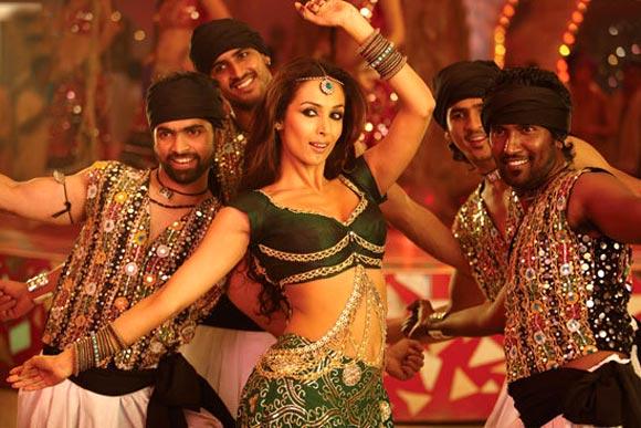 Malaika Arora Khan in Munni Badnaam Hui song in Dabangg