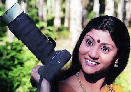 Konkona Sen Sharma in Mr And Mrs Iyer