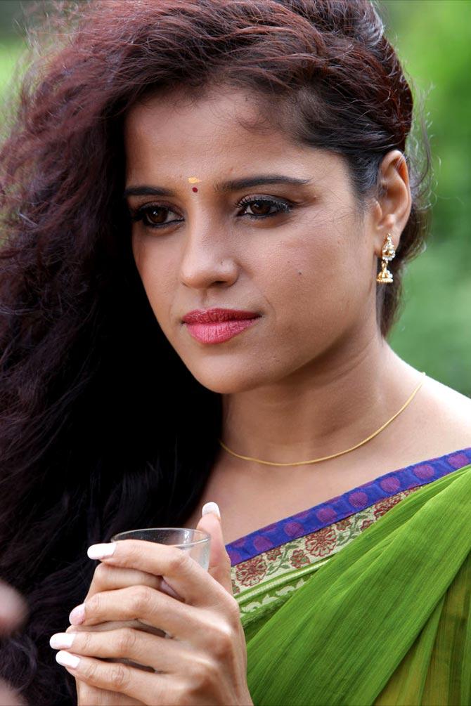 Piaa Bajpai in Dalam