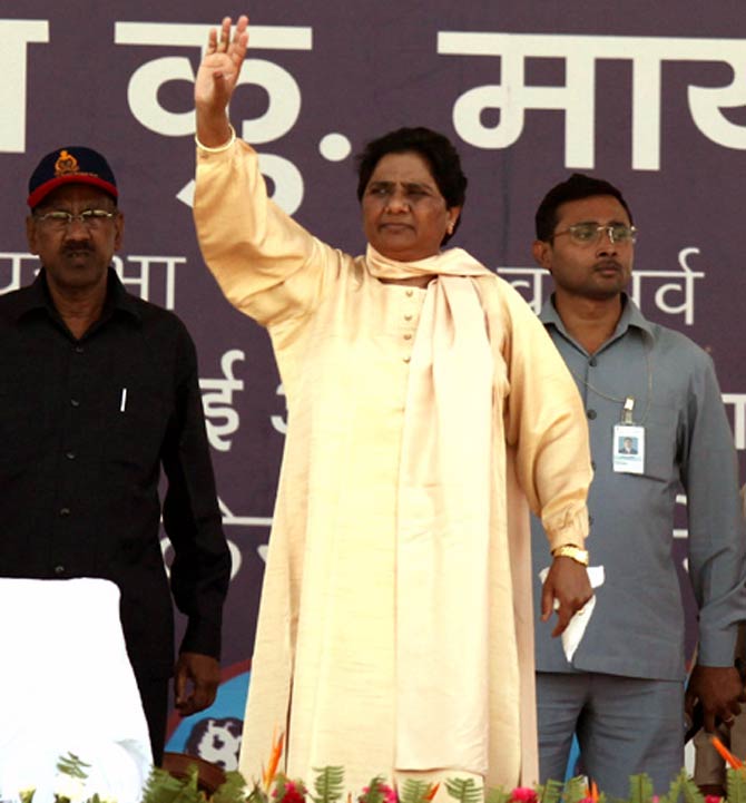 Readers Choice Sreesanth Mayawati Laloo In Bigg Boss Movies