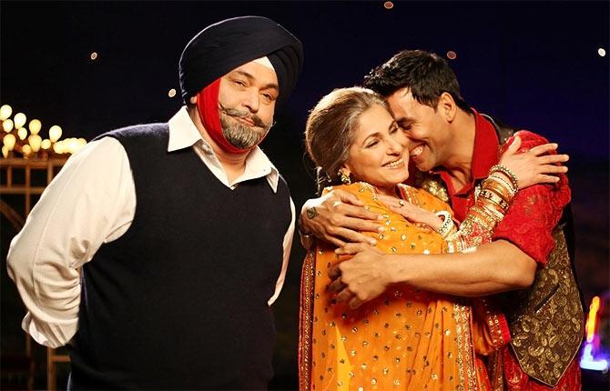 Dimple Kapadia with Rishi Kapoor and Akshay Kumar in Patiala House