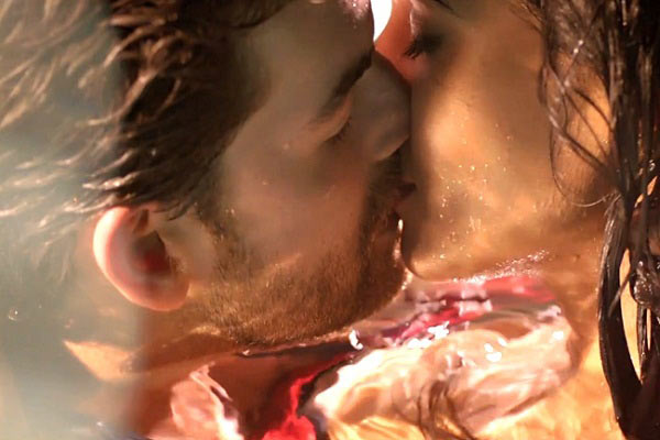 Neil Nitin Mukesh and Sonal Chauhan in 3G